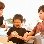 あっついご飯でおにぎり作り