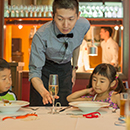 レストランデビューの様子16